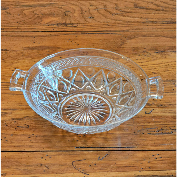 Imperial Glass CAPE COD 9" Handled Round Serving Bowl Centerpiece Decorative - Picture 1 of 9